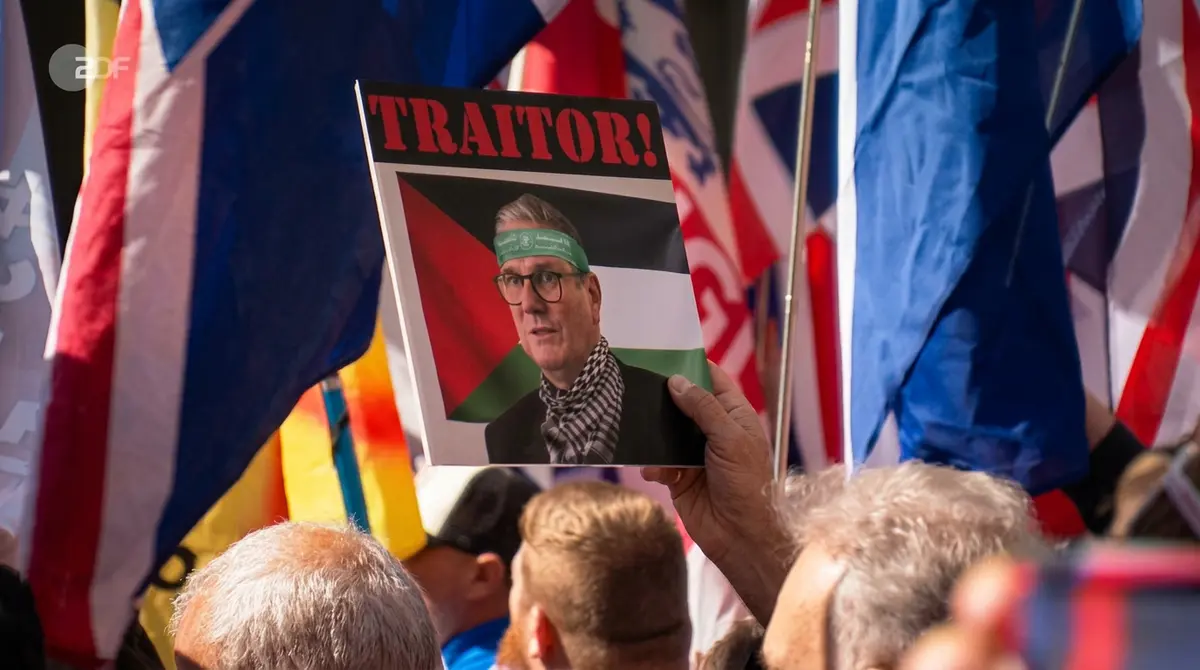 London Kundgebung Demonstranten Fahnen Transparente Protest Menschenmenge